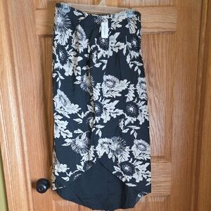 Banana Republic Black and Cream Floral High-Low Skirt